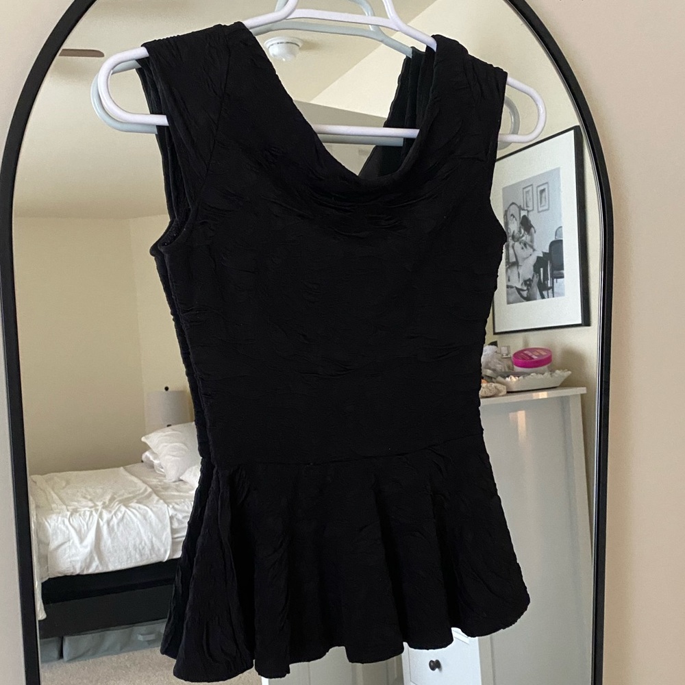 Textured U back peplum top